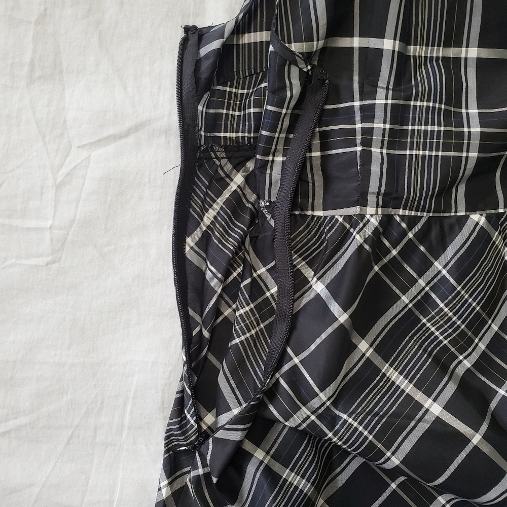WOMEN'S Fossil Silk Top Shirt Sz M Scoop Neck Ruffle Detail Side Zip - Picture 10 of 12